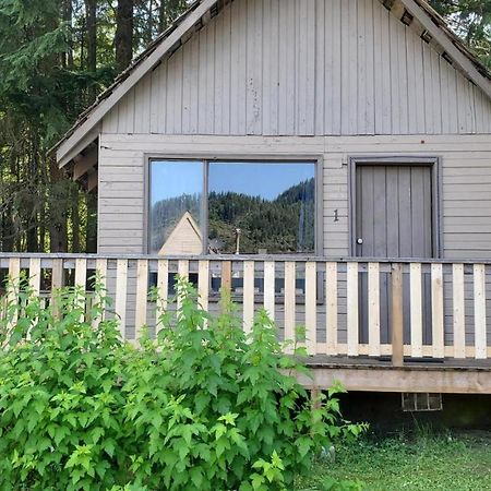 Sicamous Rv & Cabin Resort Malakwa Zewnętrze zdjęcie
