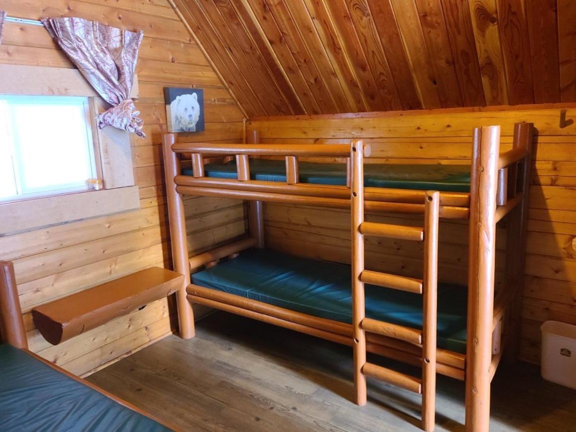 Sicamous Rv & Cabin Resort Malakwa Zewnętrze zdjęcie