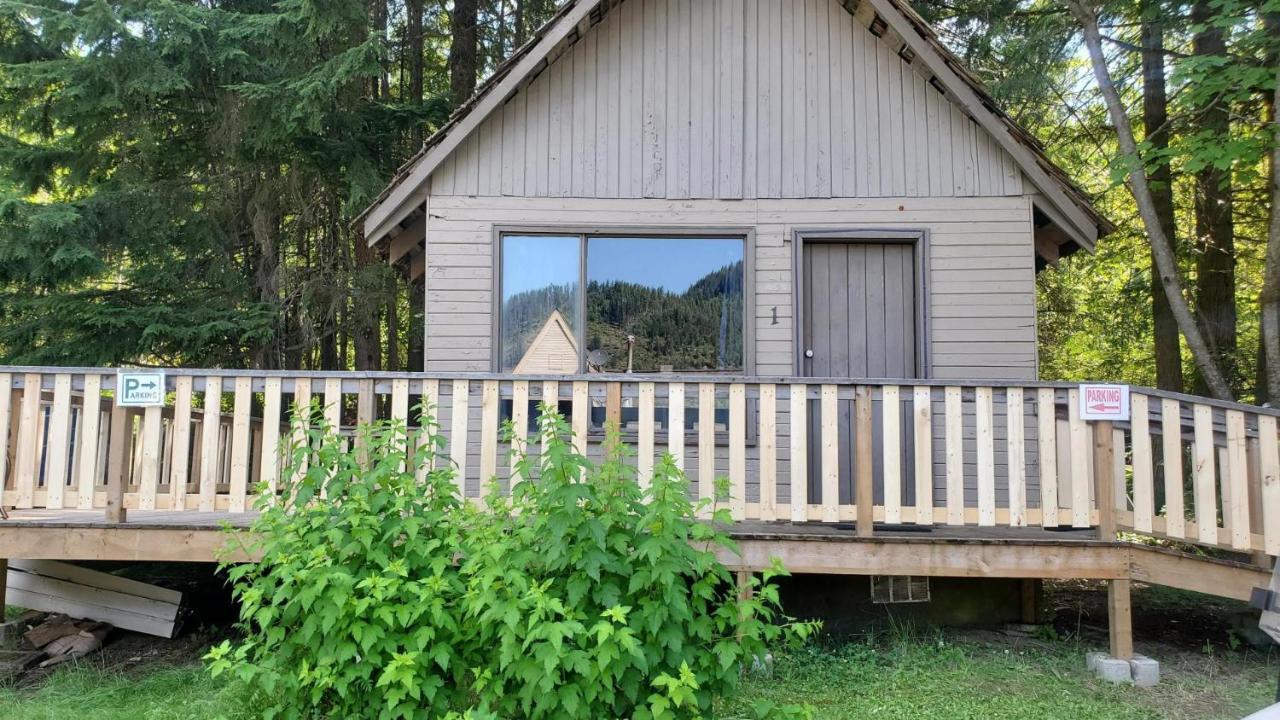 Sicamous Rv & Cabin Resort Malakwa Zewnętrze zdjęcie